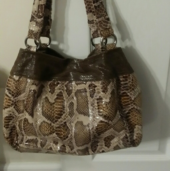 B MAKOWSKY LIKE NEW ALL LEATHER SNAKESKIN LOOK BAG - Picture 2 of 4